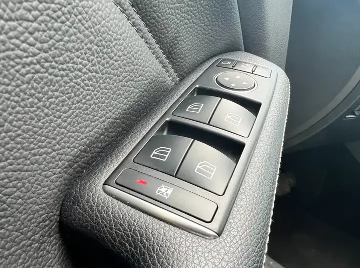 Mercedes-Benz B 180 d
