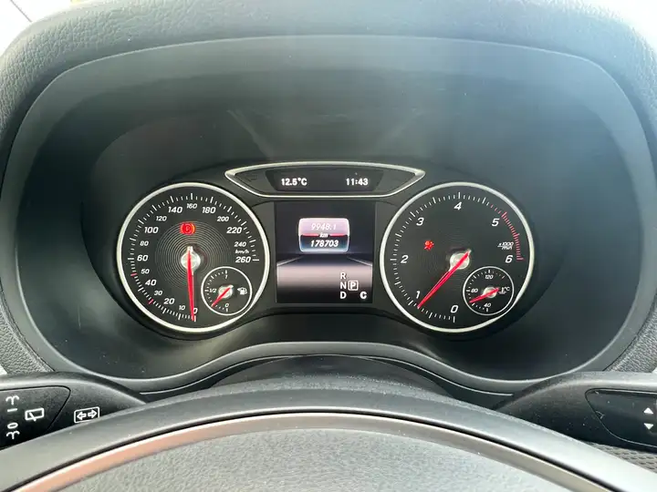Mercedes-Benz B 180 d