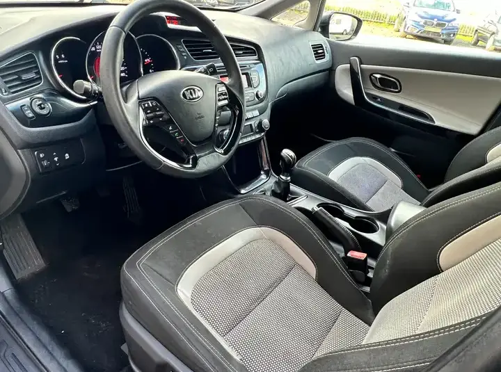 Kia Ceed / cee’d 1.6 CRDi Lounge