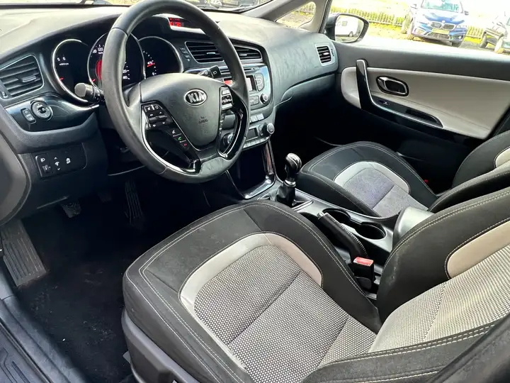Kia Ceed / cee’d 1.6 CRDi Lounge